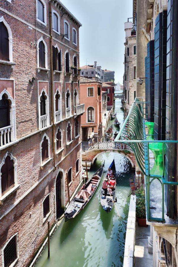 Flat With Canal View Near San Marco Velence Kültér fotó